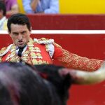 El pucelano se cruza ante uno de sus dos astados de Dolores Aguirre