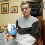 Isidro fue pareja de la víctima 14 años y «su paño de lágrimas». Ahora, busca fondos para el funeral.