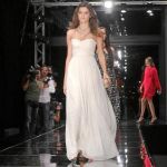 Isabeli Fontana encabezó el desfile de Mango en Estambul