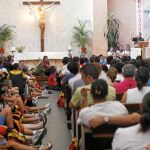 Los peregrinos, ayer en la parroquia de Nuestra Señora de Europa para escuchar al cardenal Maradiaga