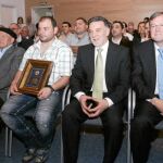 El consejero Antonio Silván y el delegado del Gobierno, Miguel Alejo, asistieron al homenaje