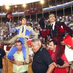 El Cid y Castella, a hombros, ayer en Alicante