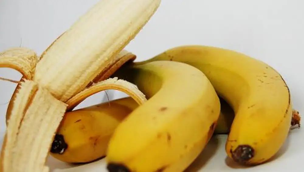 Los plátanos, las patatas y el salmón se encarecen hasta un 18%