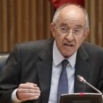 Fernández Ordóñez denuncia una campaña contra el Banco de España