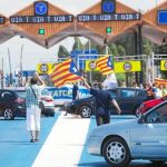 Los conductores insumisos obligan a levantar barreras en el peaje de Mollet