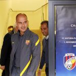 Pep Guardiola llegó a la sala de prensa del Eden Stadium de Praga esbozando una sonrisa
