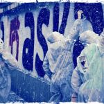 A cara tapada, como es habitual en su forma de actuar, los proetarras llenan las paredes vascas de pintadas en favor de los presos etarras. Su consigna de «no meter ruido» finalizará tras los comicios