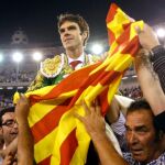 José Tomás sale a hombros el día de su encerrona en Barcelona