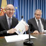 Ramiro Ruiz Medrano presenta los Presupuestos acompañado por el delegado en Valladolid, Martínez Bermejo