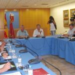 El presidente, Ramón Luis Valcárcel y el consejero Antonio Cerdá (centro) en la primera Mesa de la Agricultura