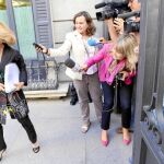 Salgado, ayer, a la salida del Congreso tras la última sesión de la Legislatura