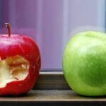 El poder icónico de la manzana mordida de Jobs llegó hasta tal punto, que ayer en todo el planeta le homenajearon con el símbolo. Bajo estas líneas, el escaparate de la tienda Apple de Londres.