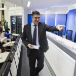 El lehendakari, Patxi López, se dispone a comparecer hoy ante los medios de comunicación en el Parlamento Vasco