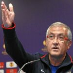 Manzano, durante una conferencia de prensa como entrenador del Atlético