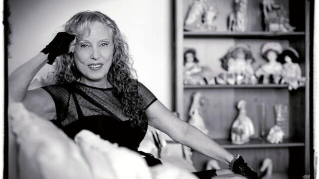 «Quisiera hacer una gran película y morir en la cama rodeada de gatos»