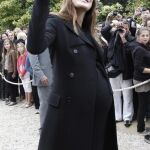 La primera dama Carla Bruni un mes antes de dar a luz