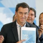Feijóo asegura que España no está para una discusión identitaria