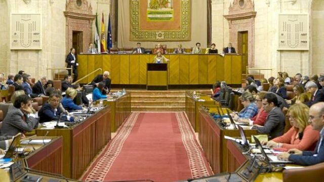 El Parlamento consideró «ofensivas, denigrantes y falsas» las palabras del portavoz de CiU en el Congreso