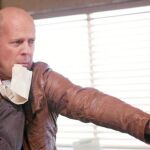 Love-Hevitt y Willis, como el Joe de 2042 y el de 2072, en el fime