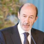 El Gobierno rectifica a Rubalcaba: «Los ajustes son necesarios»