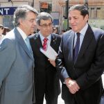 La Junta apuesta por potenciar los centros de investigación del cáncer