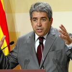 Francesc Homs añadió ayer que cuando le conviene el Estado incumple la ley para atender una realidad
