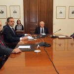 Grecia busca una salida a la italiana