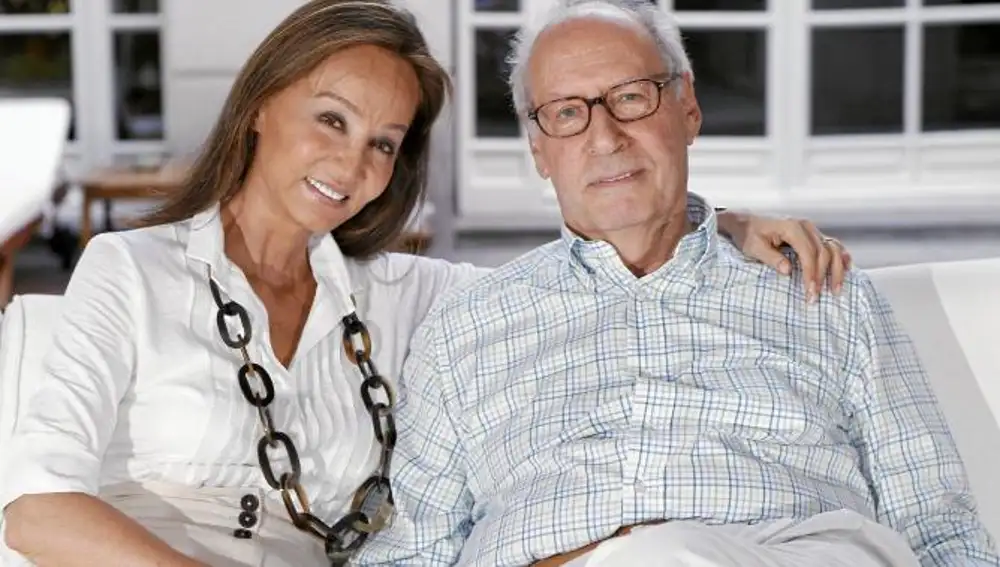 Miguel Boyer e Isabel Preysler, en su domicilio madrileño