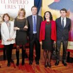 los triunfadores El vicepresidente del Grupo Planeta José Creuheras, Nativel Preciado, Marta Robles, Javier Moro, Inma Chacón, Ignacio González y Félix Monteira, ayer en Madrid