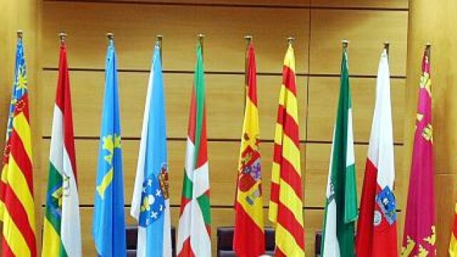 Banderas de las comunidades en el Consejo de Política Fiscal y Financiera