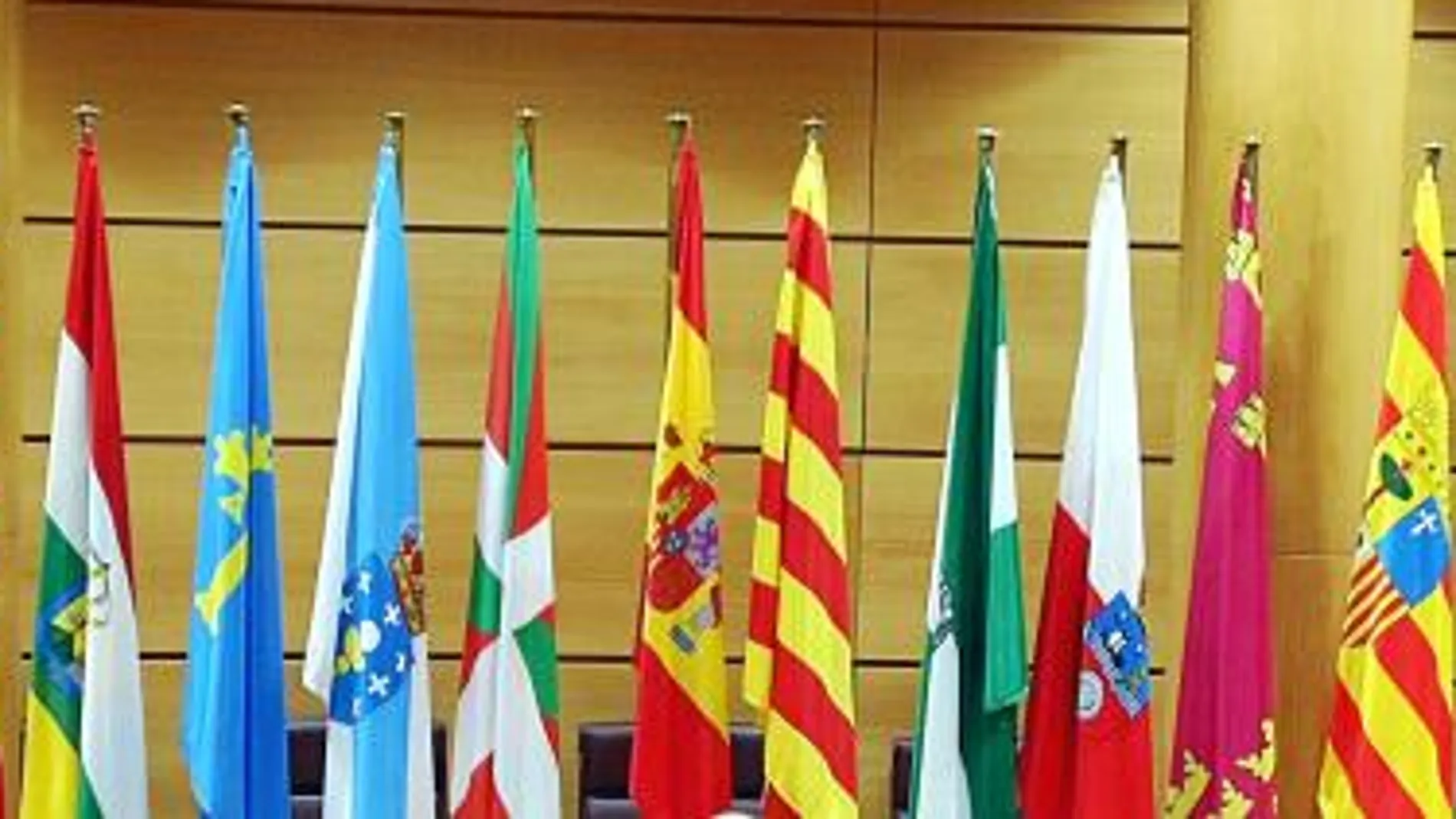 Banderas de las comunidades en el Consejo de Política Fiscal y Financiera