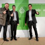 De izda. a dcha., García Ferreras, Carlos Fernández y Mario López