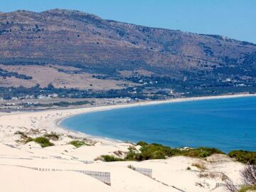 Vista de la playa de Valdevaqueros, en C&aacute;diz