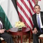 Mahmud Abás posa junto a Barack Obama, ayer, poco antes de comenzar su entrevista en la sede de la ONU en Nueva York
