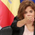 Soraya Sáenz de Santamaría, ayer durante la rueda de prensa posterior al Consejo de Ministros