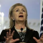 Clinton, "indignada"por el bombardeo sirio que ha causado cinco muertos en Turquía