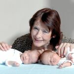 «No es ético tratar a una mujer de 50 años: el 25% de los bebés no sobrevive»
