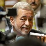 «Cualquier medida» antes que rebajar el sueldo a los funcionarios