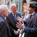 Manglano conversa con Beteta y Echeverría;