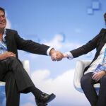 El coordinador de Justicia del PP, Federico Trillo, junto a la portavoz en el Congreso, Soraya Sáenz de Santamaría