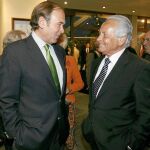Pío García Escudero conversa con Palomo Linares