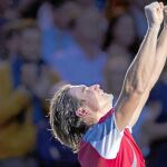 FERRER se impuso en la final por 6-4 y 6-3 y alzó los brazos al cielo para celebrarlo