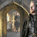 Rhys Ifans da vida en «Anonymous» al conde de Oxford, el supuesto autor de la obra de Shakespeare