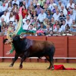 El Cid sufrió una espectacular voltereta del primero de la tarde