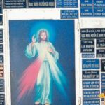 Cristianos en Vietnam recogen y entierran los fetos abortados