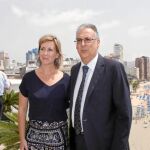 Gema Amor y Agustín Navarro tras la firma del pacto de Gobierno