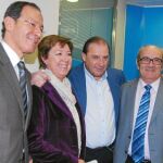 Miguel Ángel Cámara, Pilar Barreiro, Vicente Martínez-Pujalte y Arsenio Pacheco después de la rueda de prensa que ofrecieron los dos primeros para hacer balance de la campaña electoral