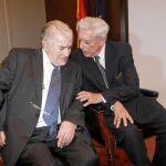 Gamoneda y Vargas Llosa, en la Biblioteca Nacional ayer