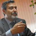 Antonio Asunción en una imagen de archivo se siente comprometido con la sociedad ante el escepticismo que los partidos actuales provocan en los ciudadanos hasta llegar a considerarlos como un problema