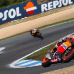 Stoner vuela y se hace con la victoria en MotoGP